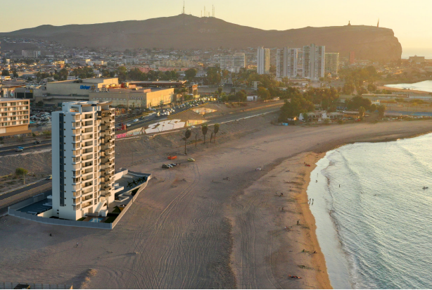 Exclusividad y vida frente al mar en Playa Chinchorro