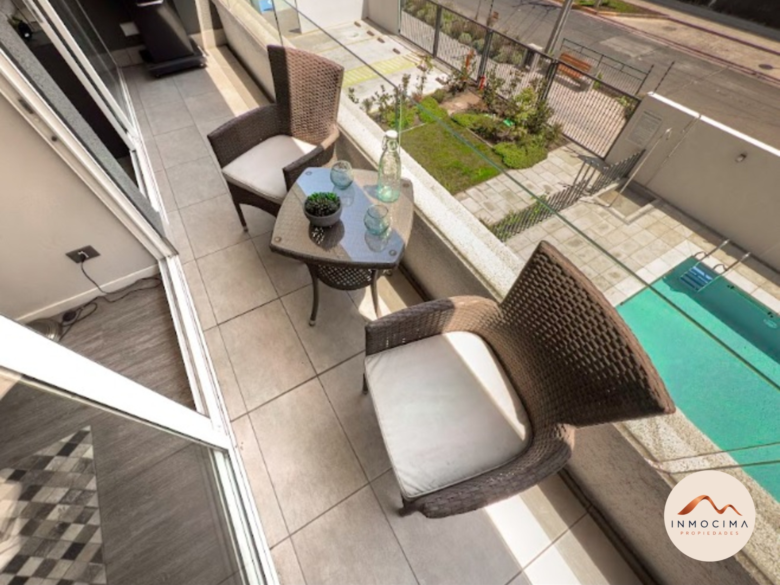 Venta deptos Macul: Conectividad y terminaciones de primer nivel