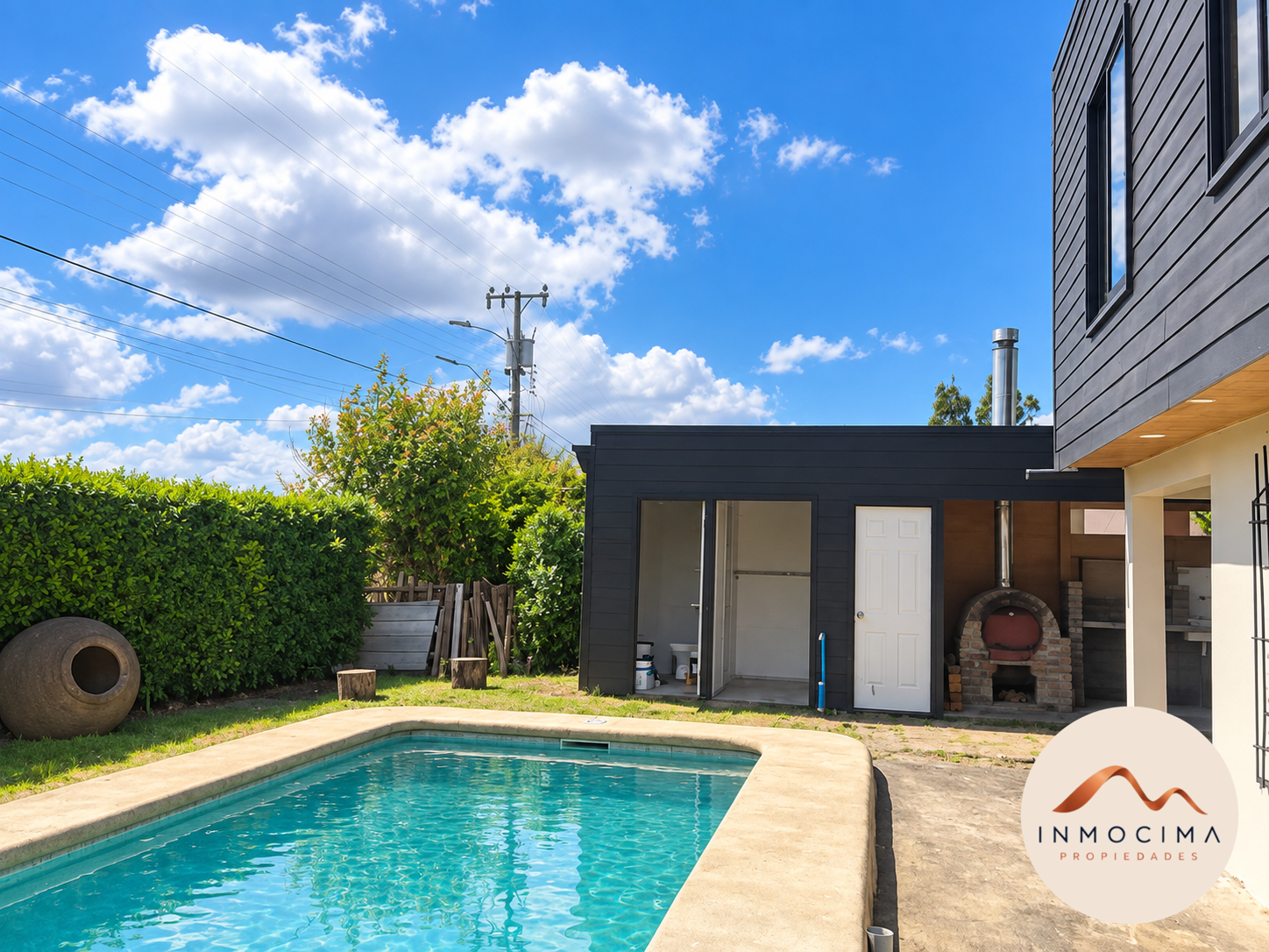 Casa Quillon (6) Venta Casa en Quillón: 4 Dormitorios, Amplio Terreno y Piscina
