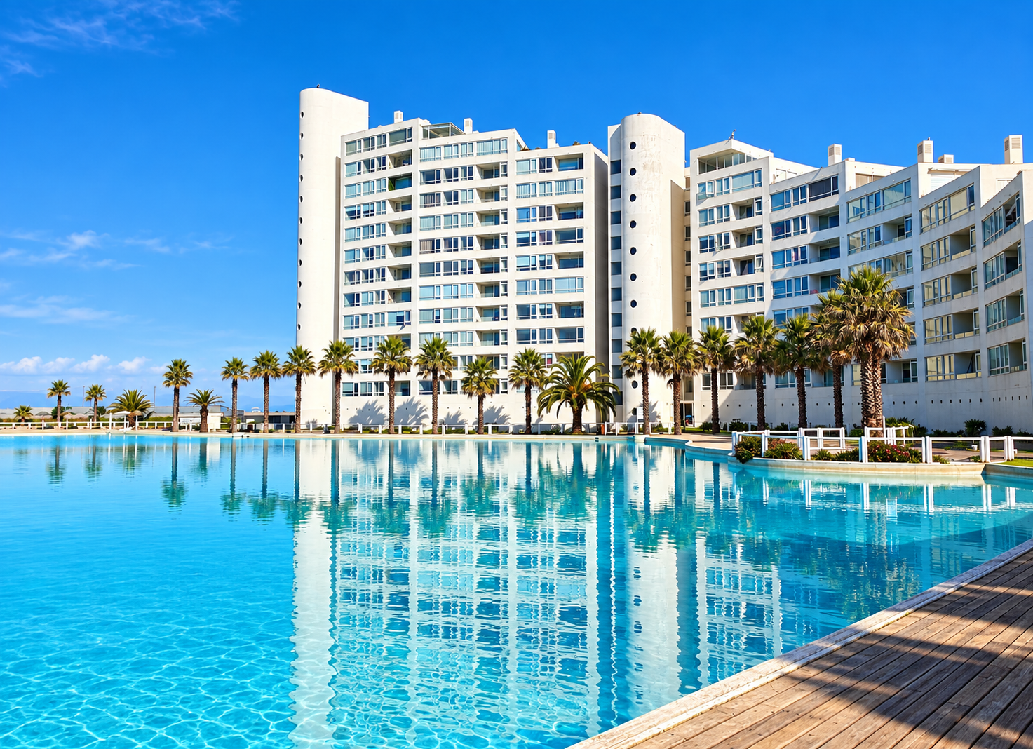 Venta Departamento en San Pedro: Laguna, Piscina y Tenis.