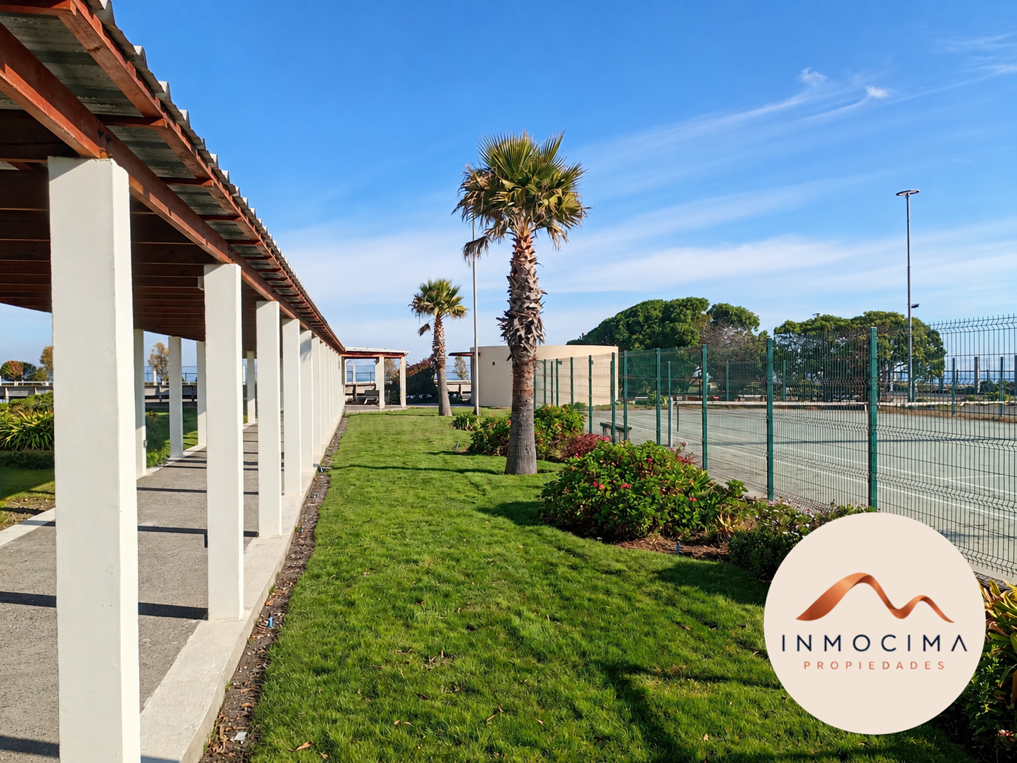 Venta Departamento en San Pedro: Laguna, Piscina y Tenis.