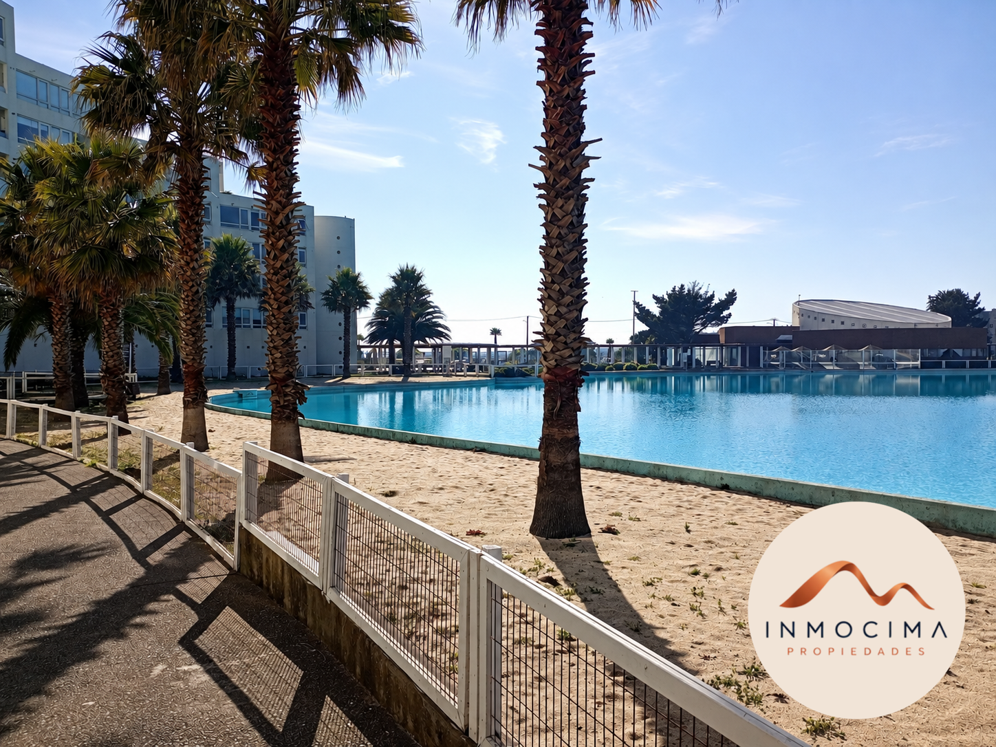 Venta Departamento en San Pedro: Laguna, Piscina y Tenis.