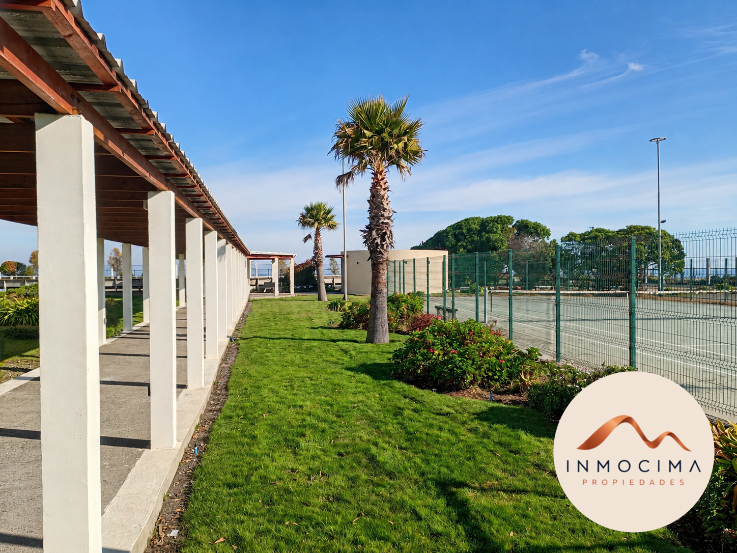 Venta Departamento en San Pedro: Laguna, Piscina y Tenis.